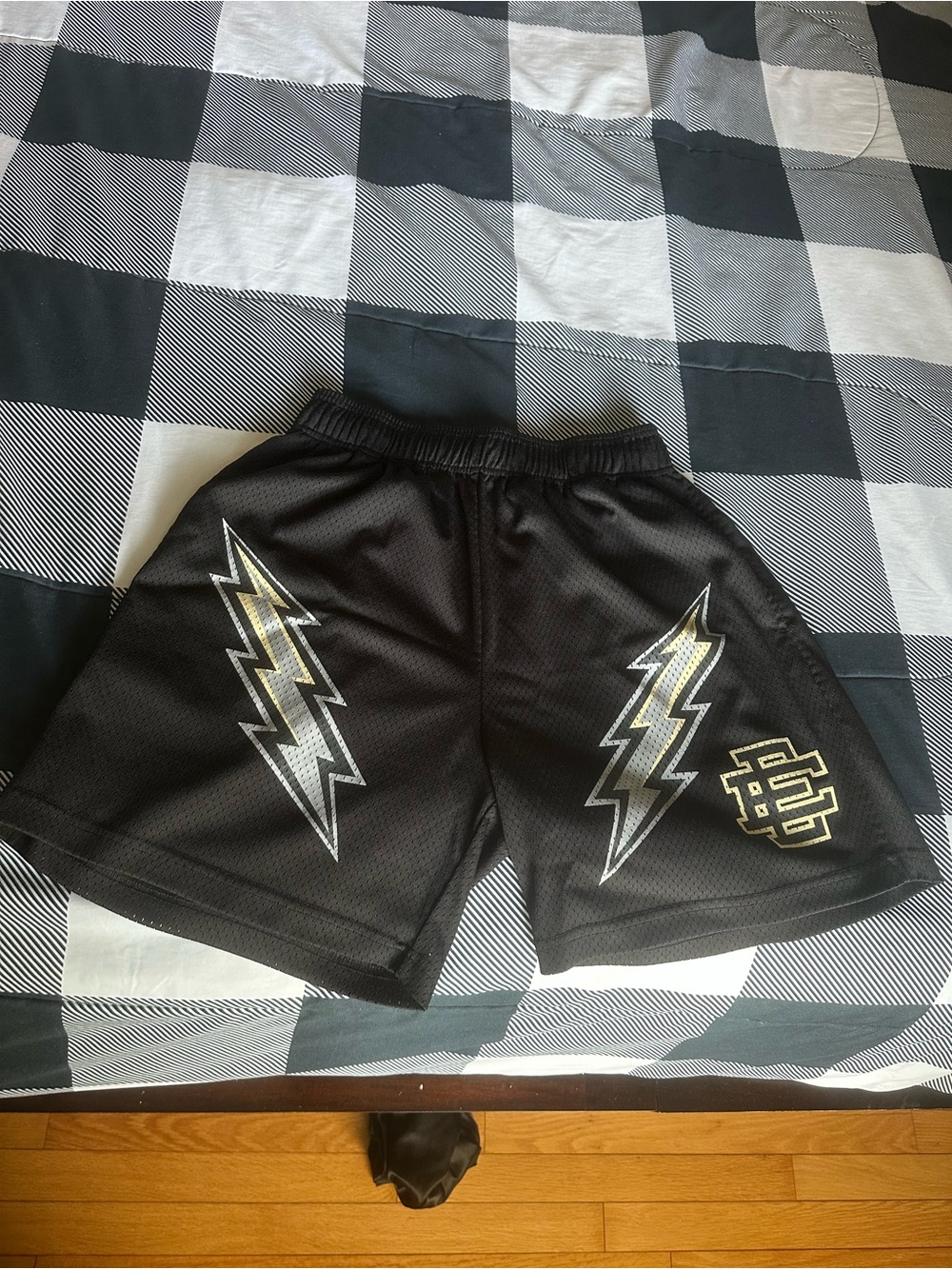 Eric Emmanuel Shorts 
Size Medium